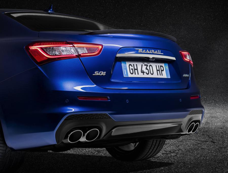 Детали экстерьера Maserati Ghibli S Q4 GranSport Carbon Pack 2017 года  (фото 14 из 44)